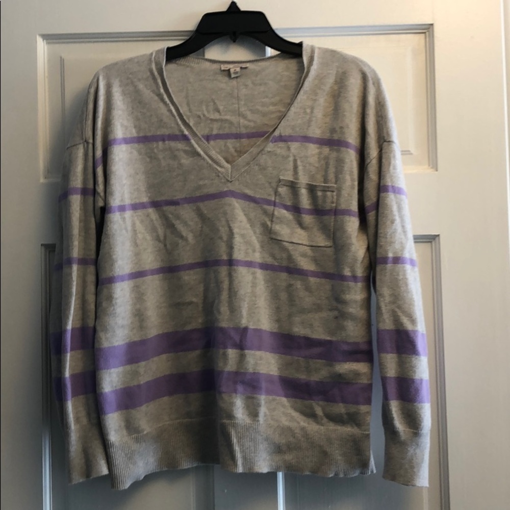 Gap sweater